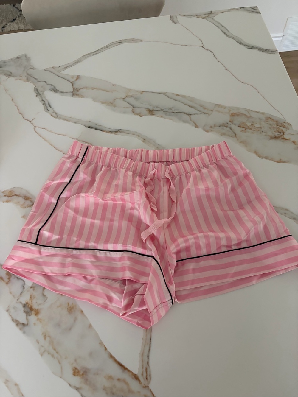 Victoria Secret PJ Set - Picture 2 of 3